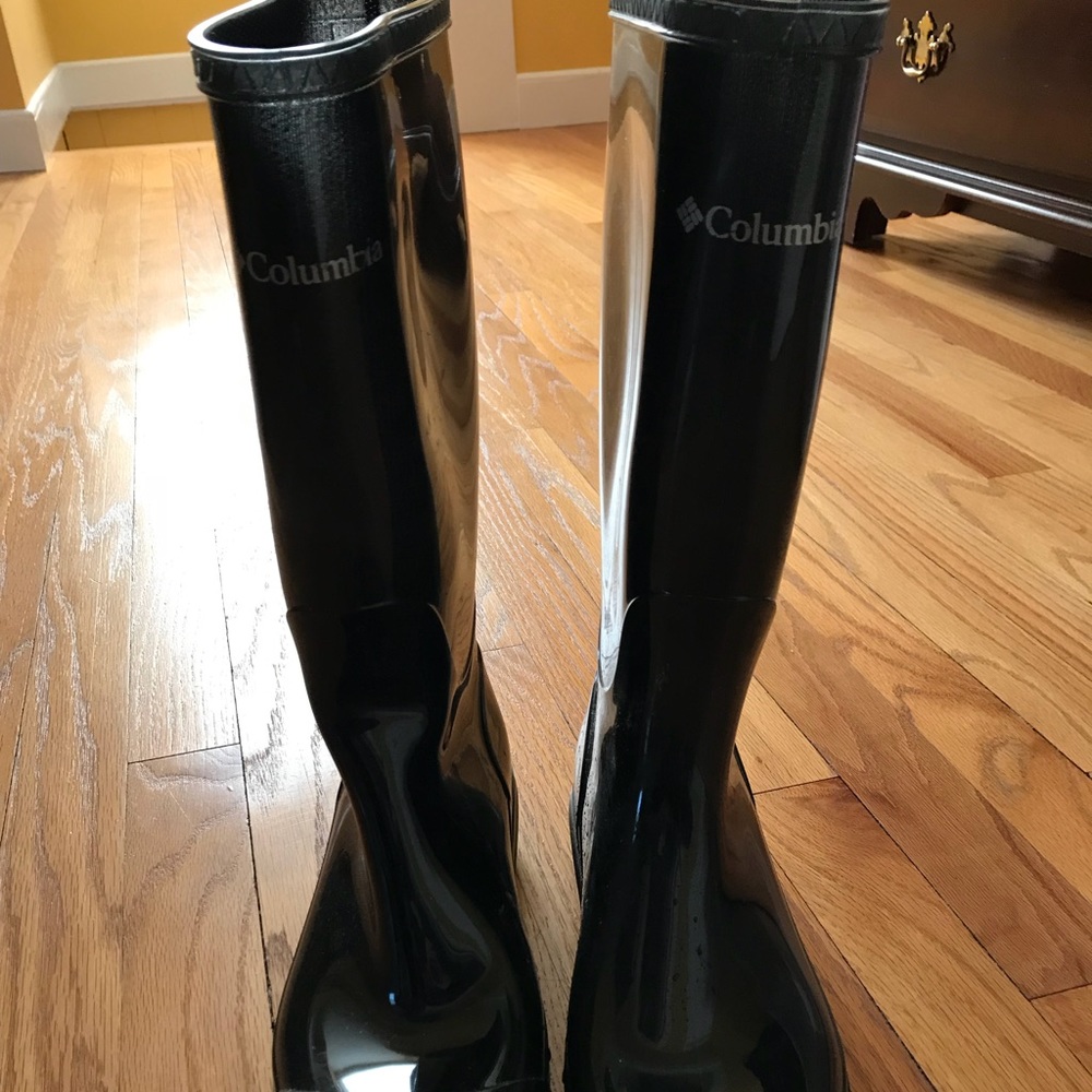 Columbia rain boots size 8 only worn once